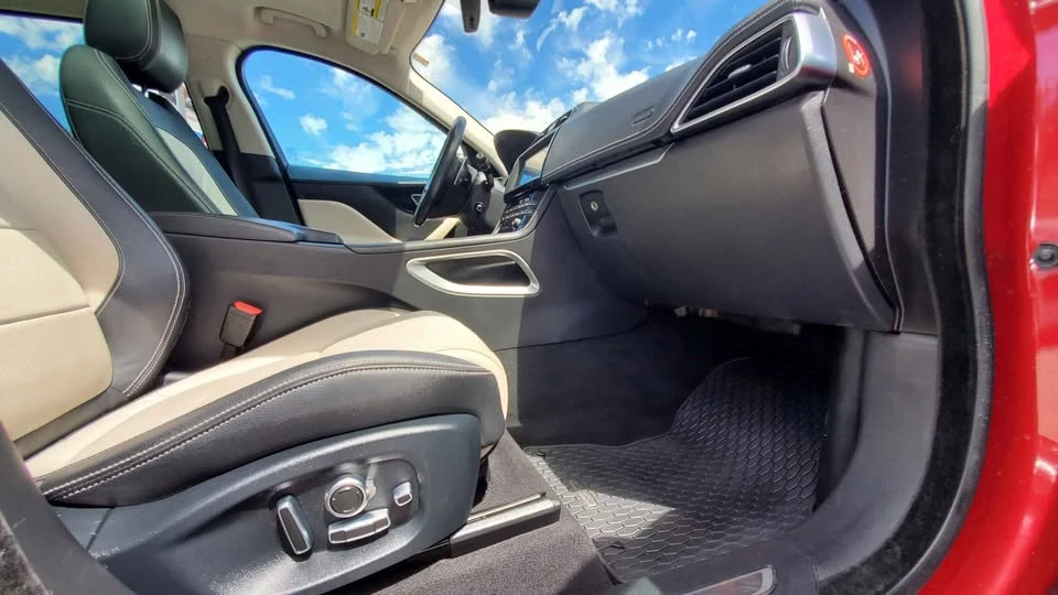 2018 Jaguar F-Pace - Image 13 of 14