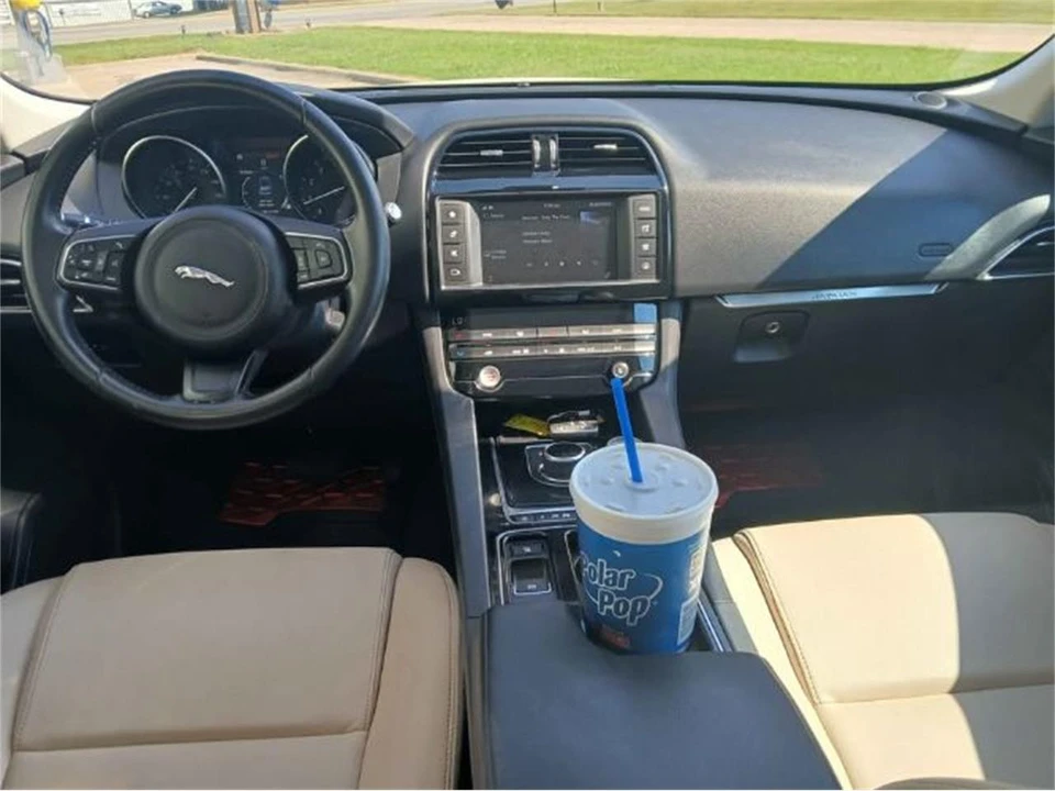 2018 Jaguar F-Pace - Image 14 of 19