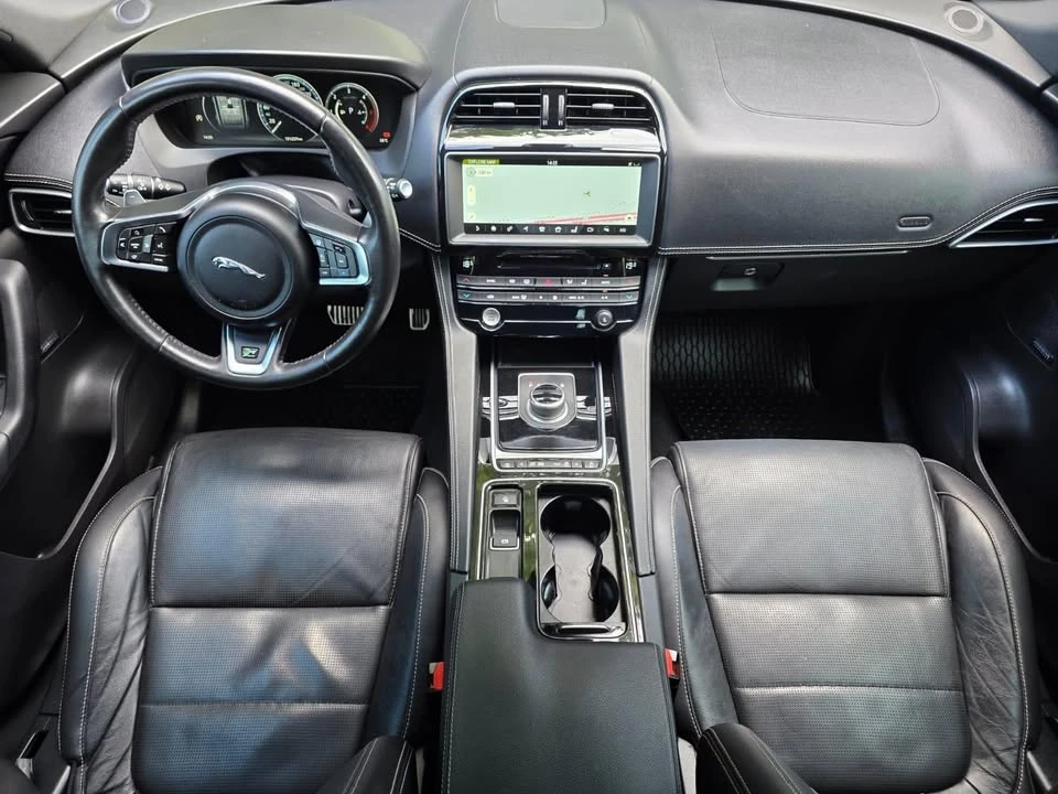 2018 Jaguar F-Pace - Image 13 of 20