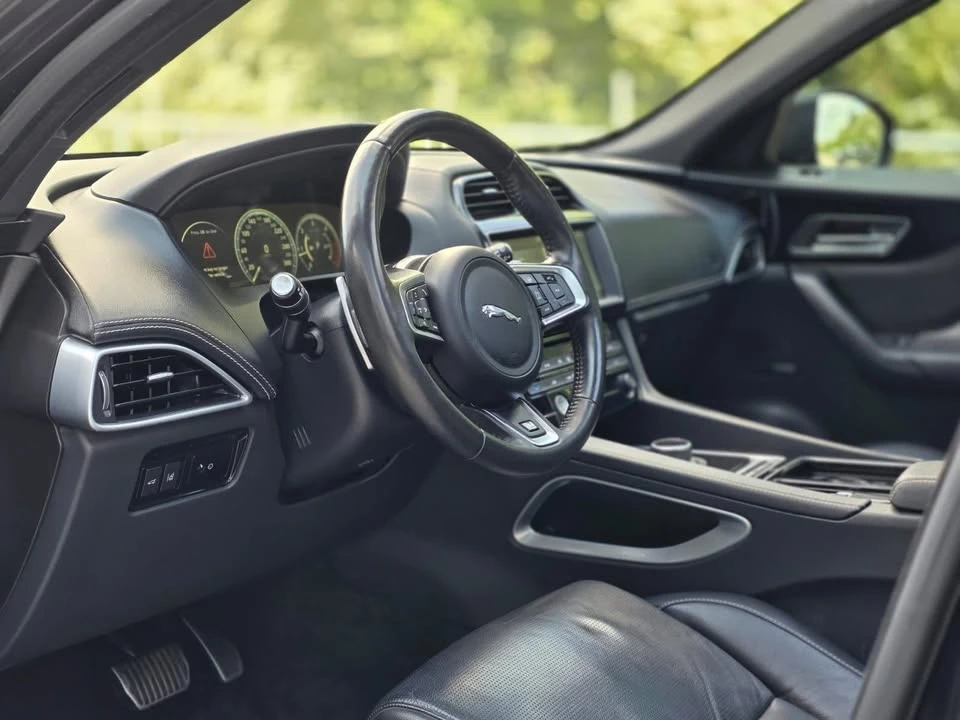 2018 Jaguar F-Pace - Image 18 of 20