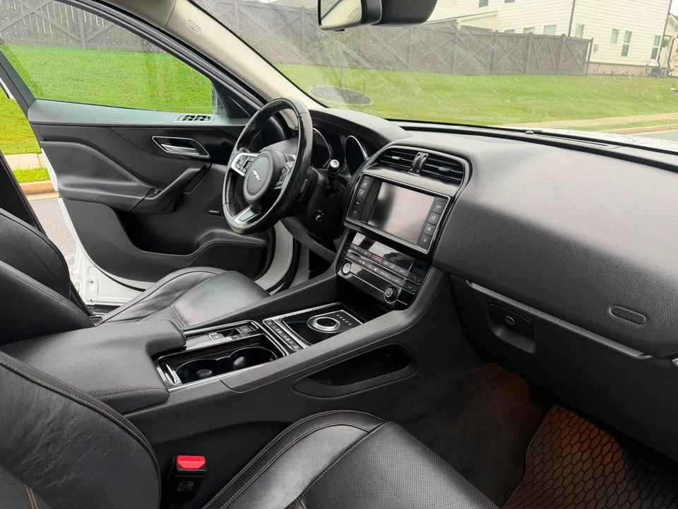 2018 Jaguar F-Pace - Image 7 of 11