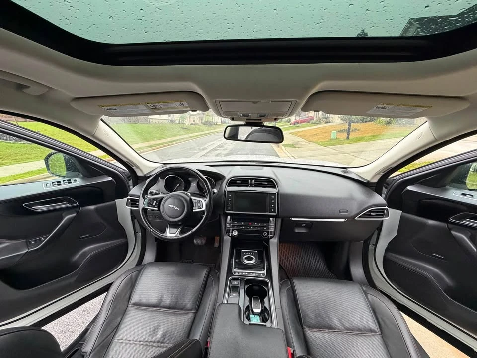 2018 Jaguar F-Pace - Image 9 of 11