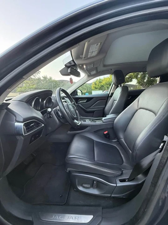 2018 Jaguar F-Pace - Image 12 of 16