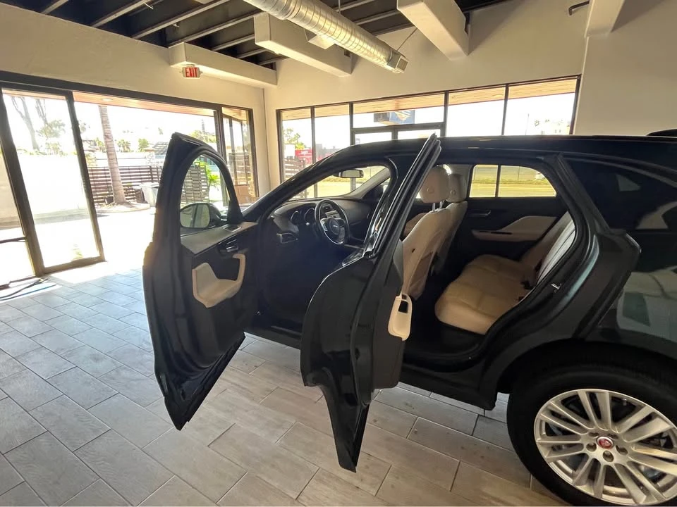 2018 Jaguar F-Pace - Image 17 of 19