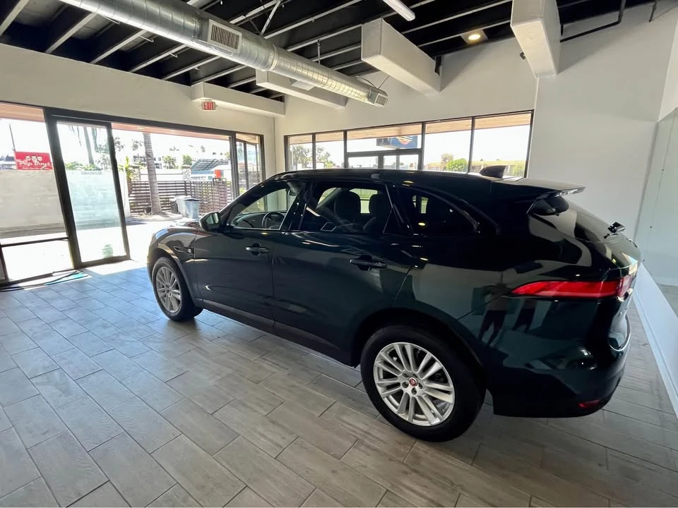 2018 Jaguar F-Pace - Image 9 of 19