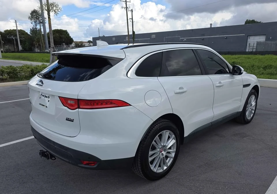 2018 Jaguar F-Pace - Image 7 of 18