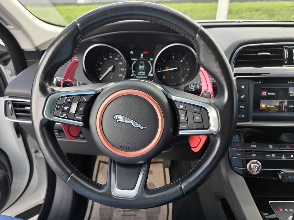 2018 Jaguar F-Pace - Image 14 of 18