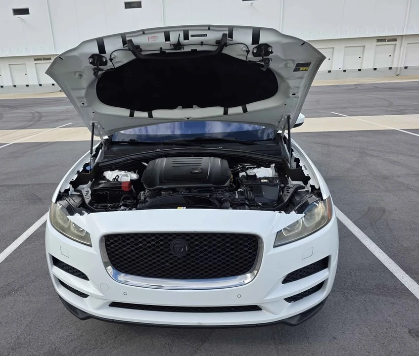 2018 Jaguar F-Pace - Image 15 of 18