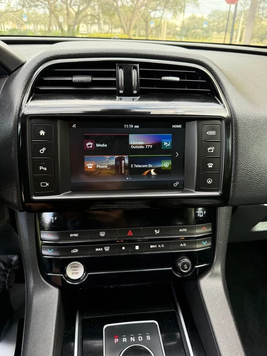 2018 Jaguar F-Pace - Image 16 of 19