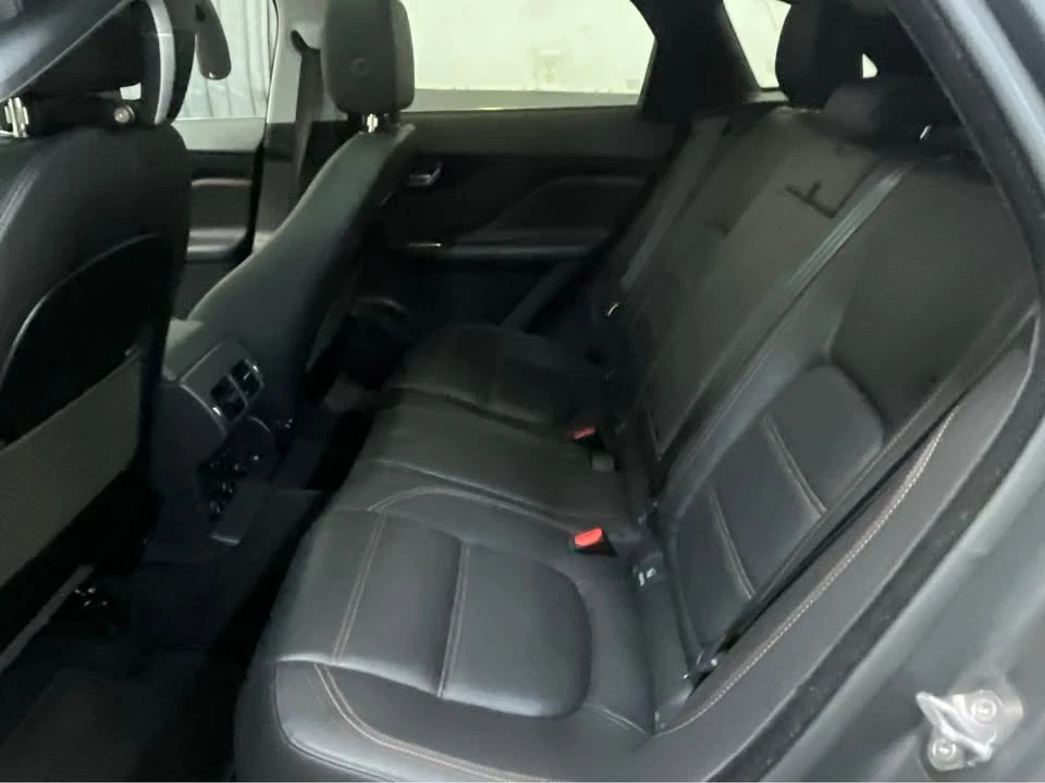 2018 Jaguar F-Pace - Image 8 of 12