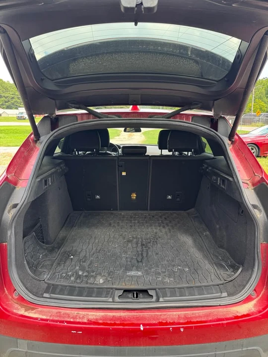 2018 Jaguar F-Pace - Image 10 of 17