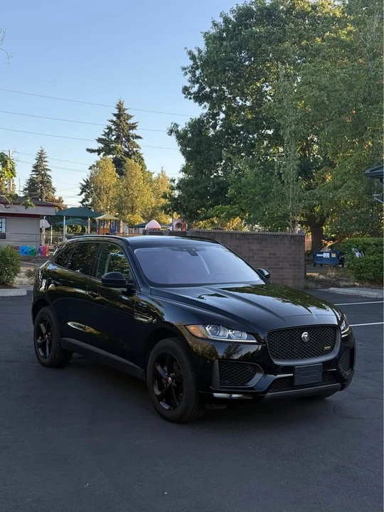 2018 Jaguar F-Pace - Image 2 of 12