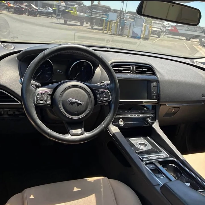 2018 Jaguar F-Pace - Image 8 of 12