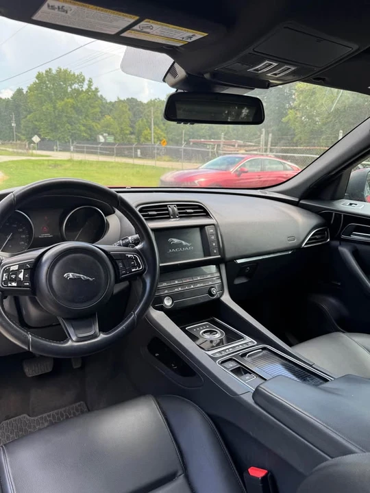 2018 Jaguar F-Pace - Image 12 of 17