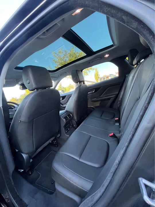2018 Jaguar F-Pace - Image 11 of 12