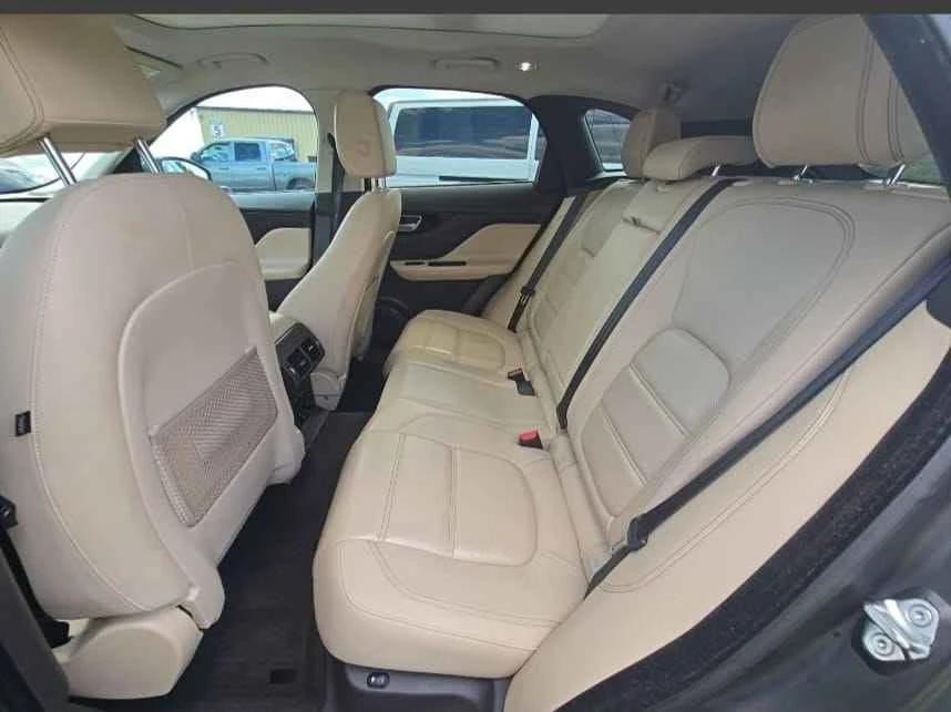 2018 Jaguar F-Pace - Image 7 of 11