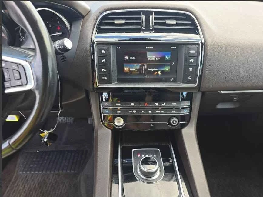 2018 Jaguar F-Pace - Image 8 of 11