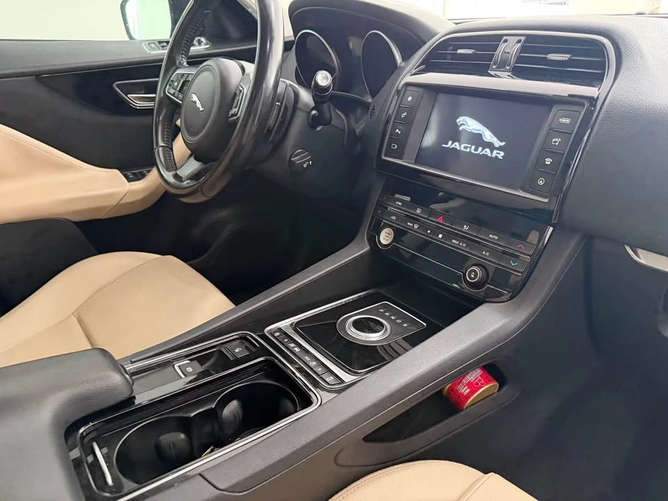 2018 Jaguar F-Pace - Image 18 of 20
