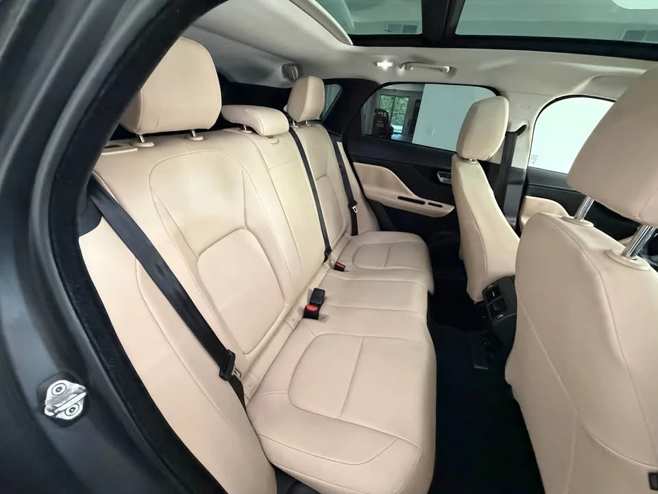 2018 Jaguar F-Pace - Image 17 of 20