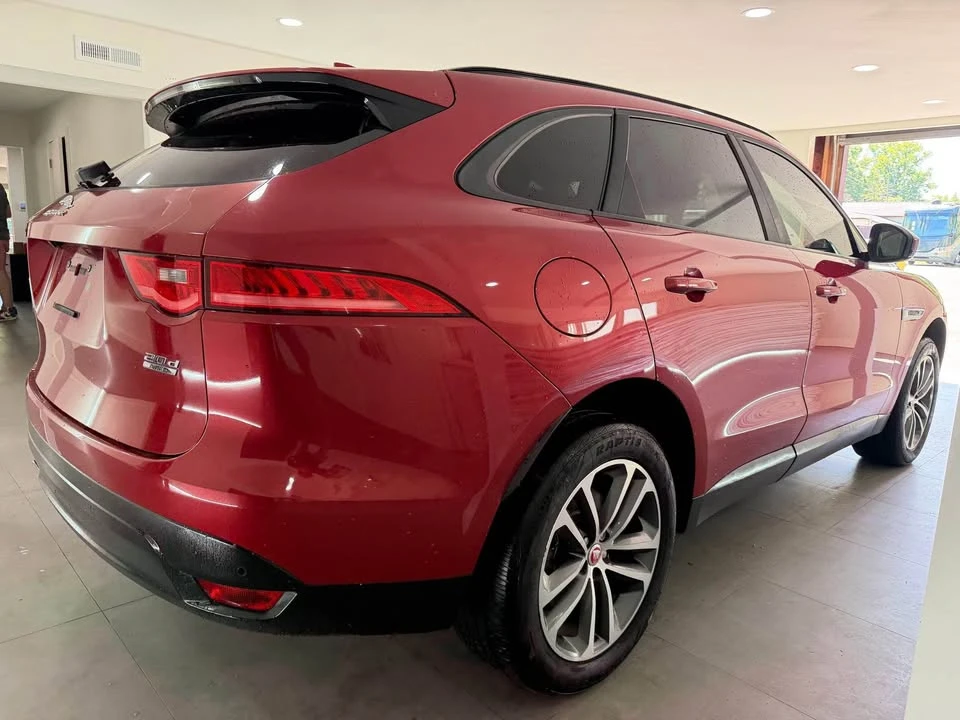 2018 Jaguar F-Pace - Image 8 of 20