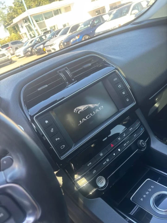 2018 Jaguar F-Pace - Image 7 of 10