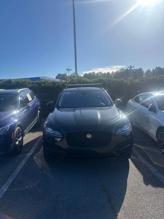 2018 Jaguar F-Pace - Image 2 of 10
