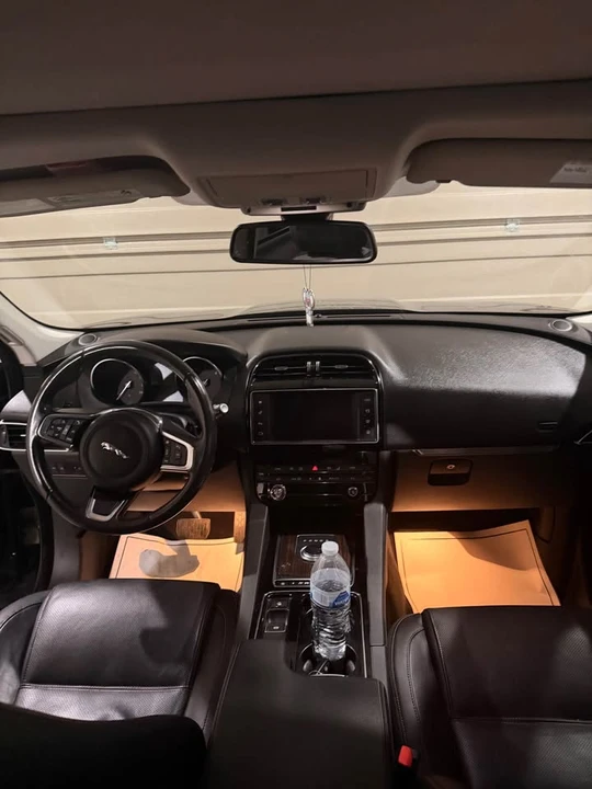 2018 Jaguar F-Pace - Image 16 of 20