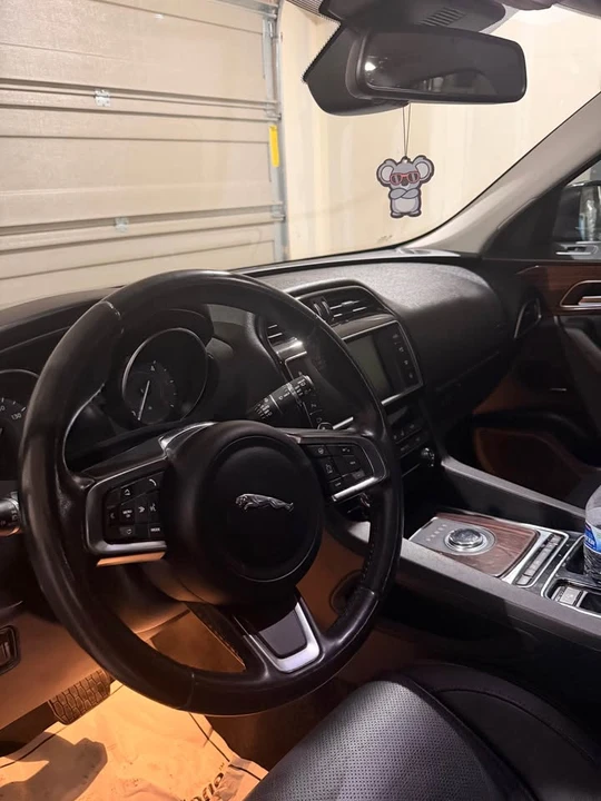 2018 Jaguar F-Pace - Image 15 of 20