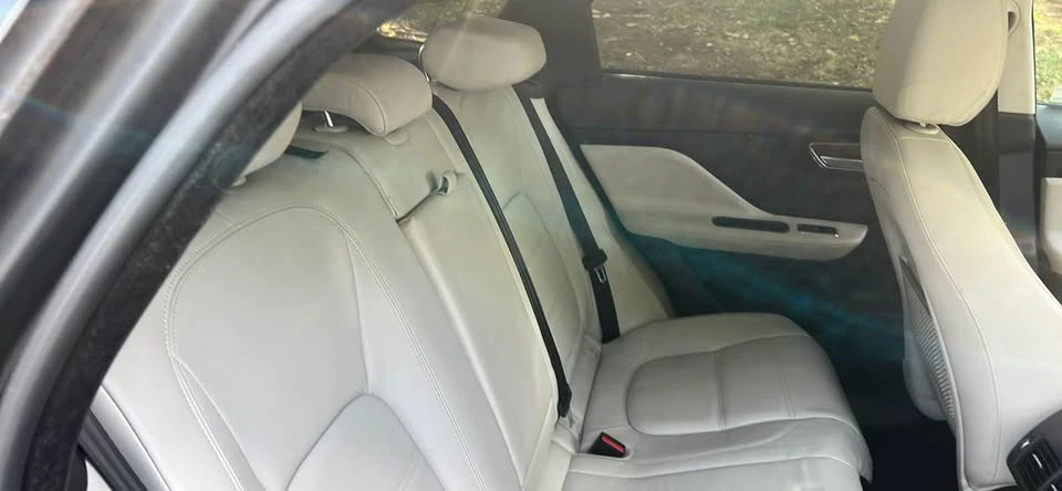 2018 Jaguar F-Pace - Image 7 of 9