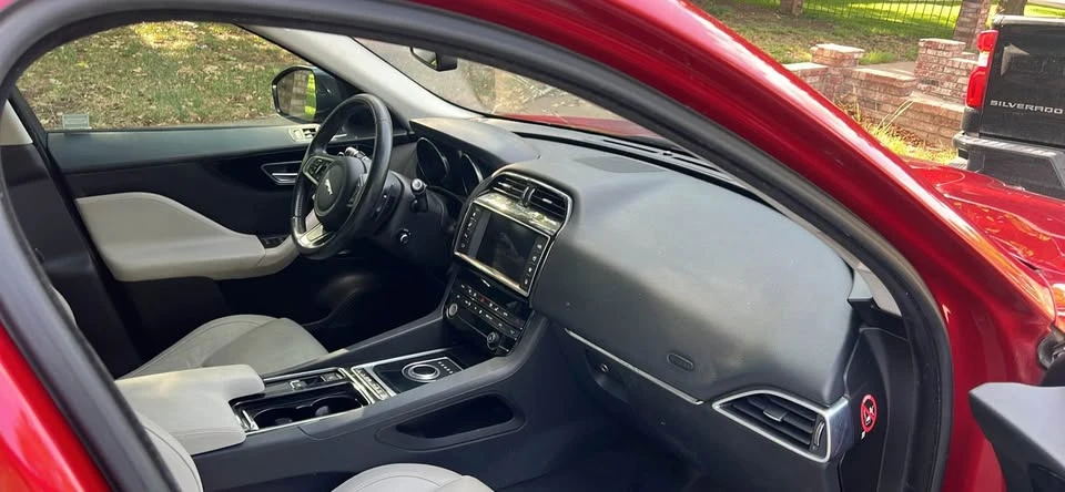 2018 Jaguar F-Pace - Image 5 of 9