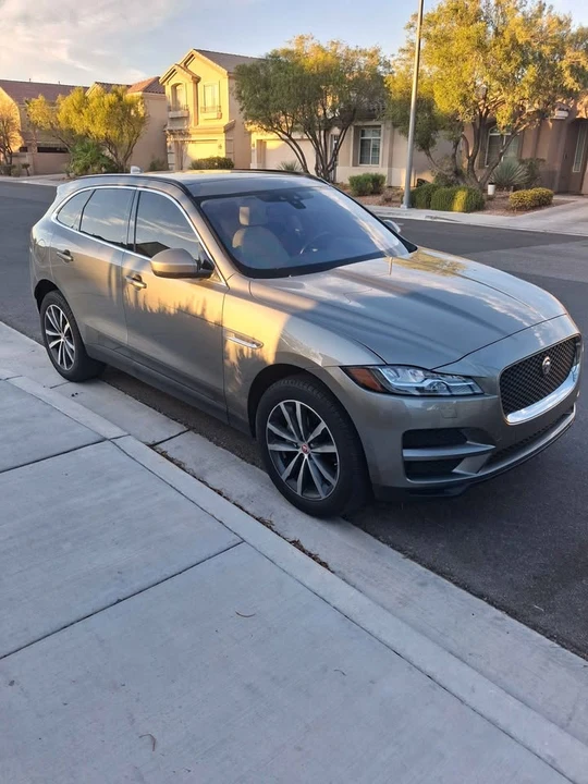 2018 Jaguar F-Pace - Image 2 of 11