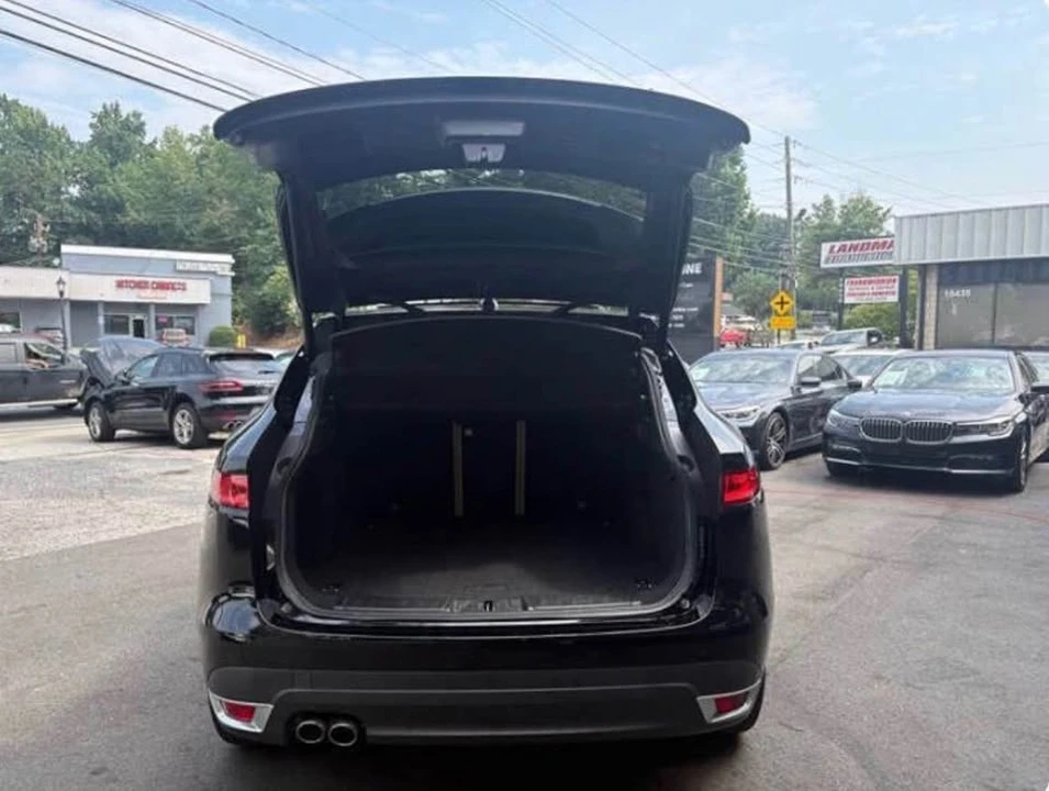 2018 Jaguar F-Pace - Image 8 of 8