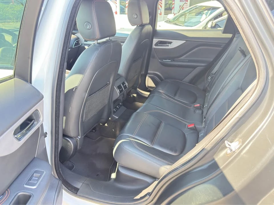 2018 Jaguar F-Pace - Image 7 of 11