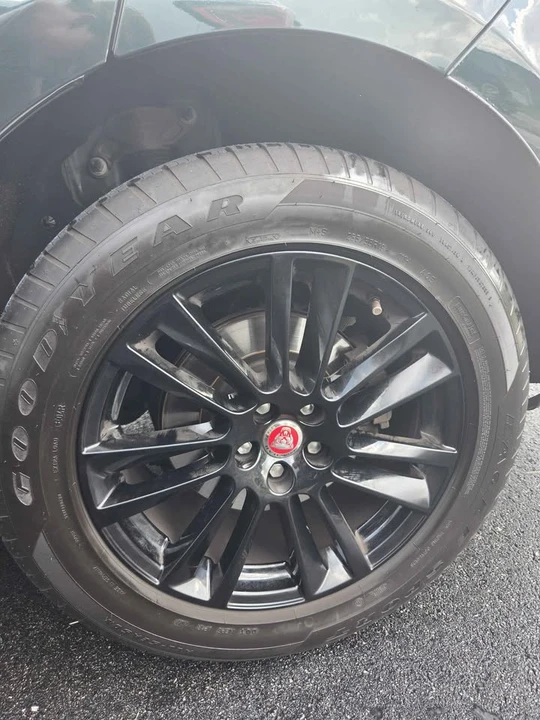 2018 Jaguar F-Pace - Image 9 of 9