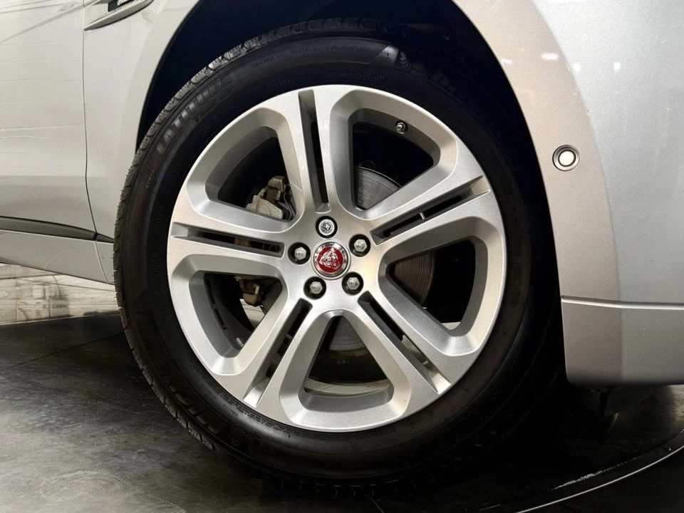 2018 Jaguar F-Pace - Image 10 of 20