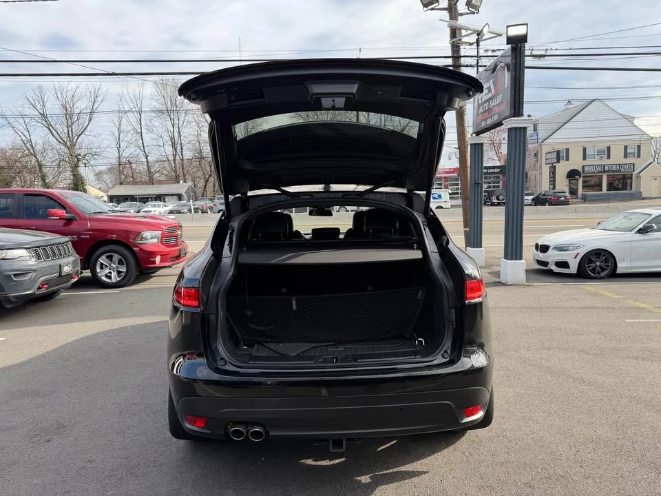 2018 Jaguar F-Pace - Image 11 of 20