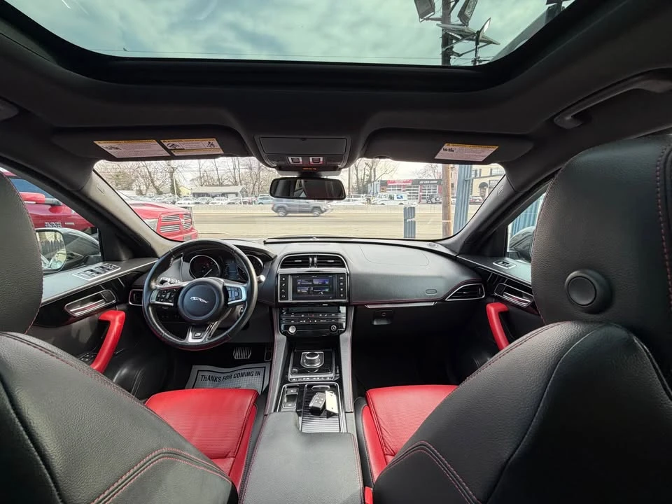 2018 Jaguar F-Pace - Image 15 of 20