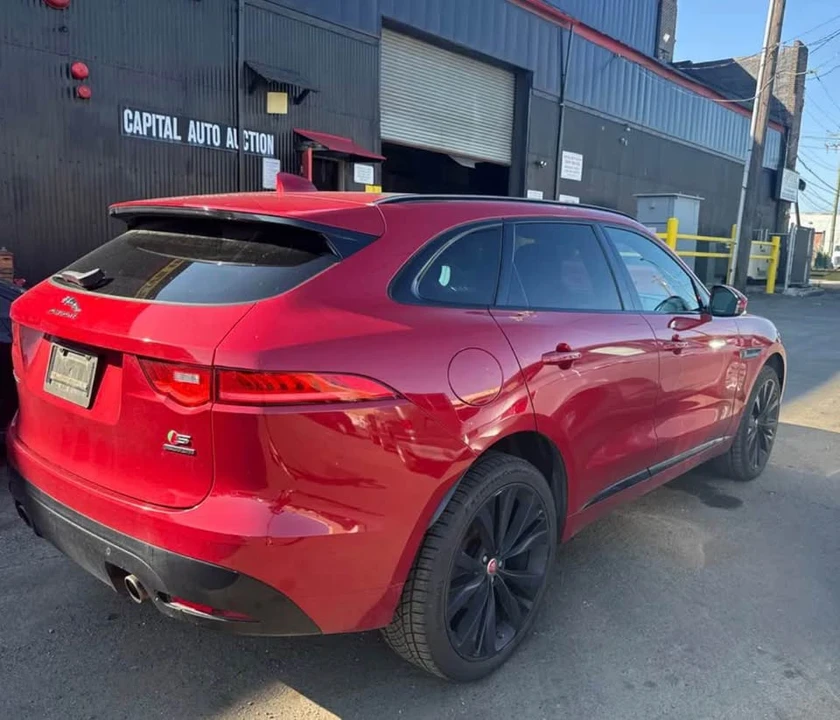 2018 Jaguar F-Pace - Image 3 of 11