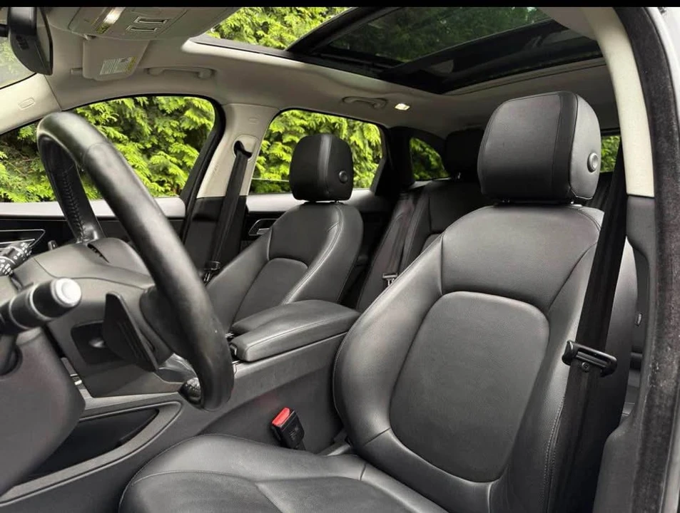 2018 Jaguar F-Pace - Image 8 of 16