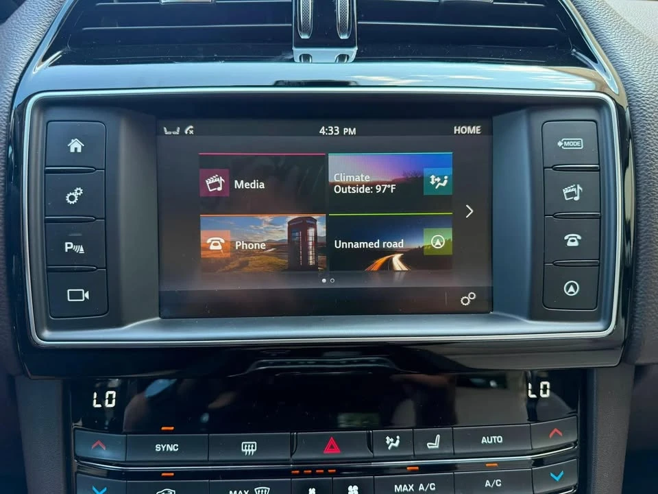 2018 Jaguar F-Pace - Image 11 of 20