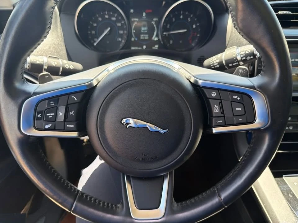 2018 Jaguar F-Pace - Image 13 of 17