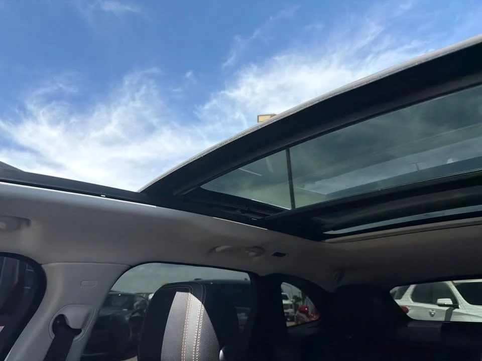 2018 Jaguar F-Pace - Image 17 of 17