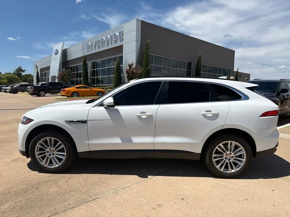 2018 Jaguar F-Pace - Image 2 of 17