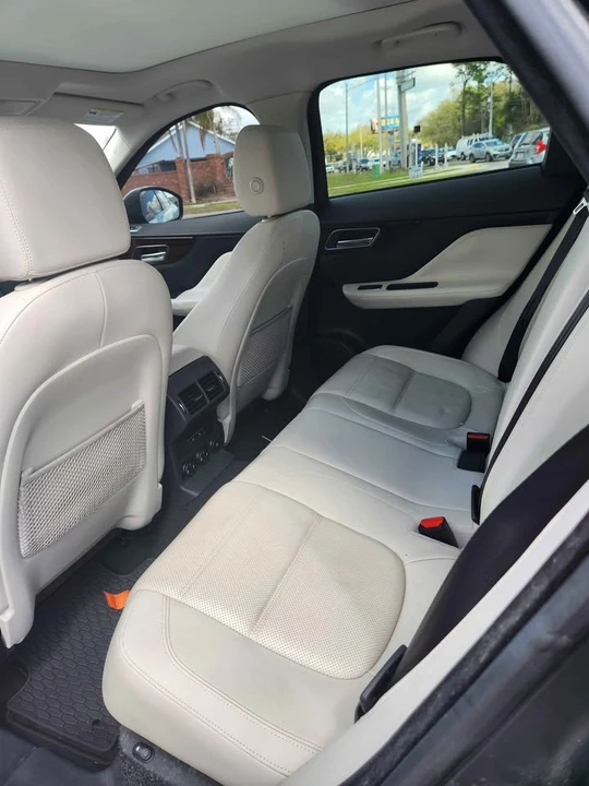 2018 Jaguar F-Pace - Image 9 of 14