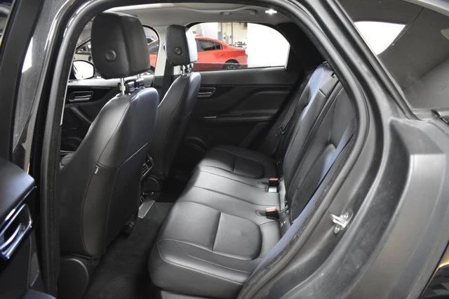 2018 Jaguar F-Pace - Image 7 of 15