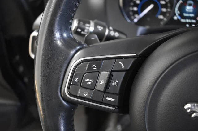 2018 Jaguar F-Pace - Image 11 of 15