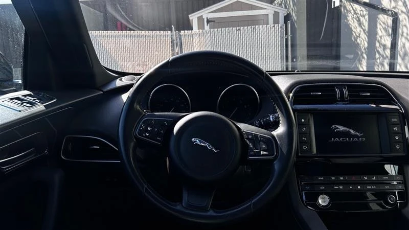 2018 Jaguar F-Pace - Image 10 of 15