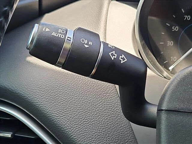 2018 Jaguar F-Pace - Image 15 of 19
