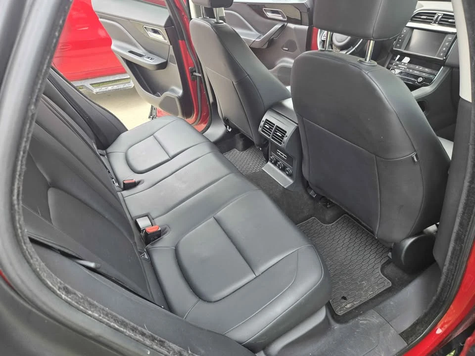 2018 Jaguar F-Pace - Image 8 of 18