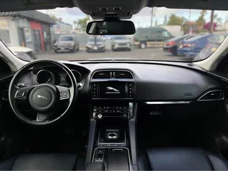 2018 Jaguar F-Pace - Image 11 of 19